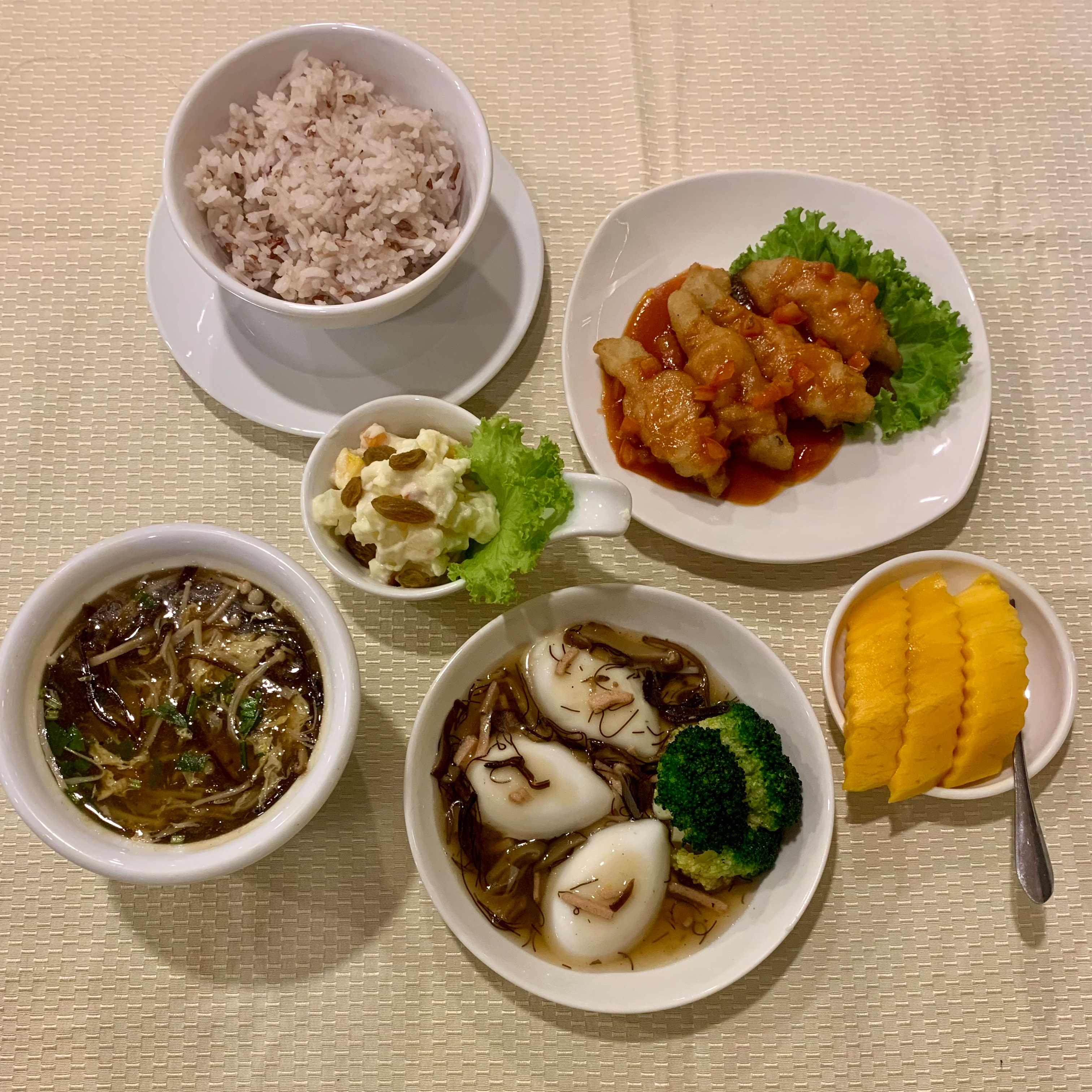F06糖醋小雞腿套餐